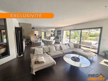 exclusivité amanda - maison contemporaine avec piscine - 6 chambres - la mézière
