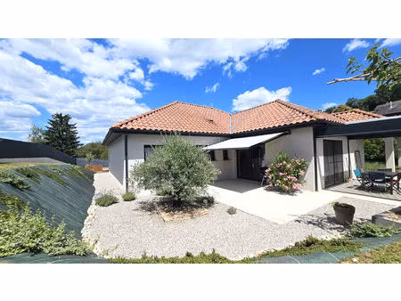 maison saint genix les villages - 3 ch - construction 2022 - jardin et piscine 899m²