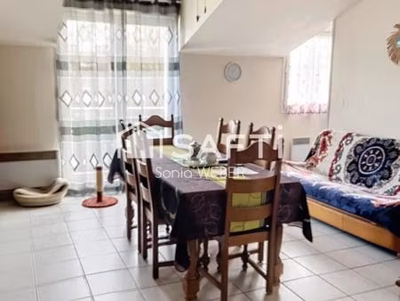 t3 vendu occupé (325€/mois) dans une petite copropriété