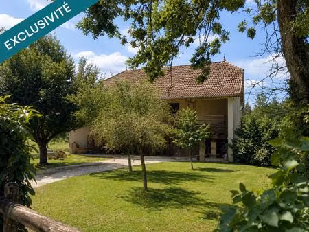 maison de 208 m² + grange de 500 m² à rénover sur plus de 5 000 m² de terrain