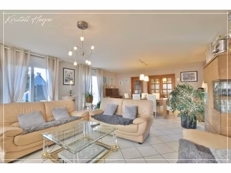 dpt finistère (29)  à vendre carhaix plouguer maison p9 de 232 m² - terrain de 2133 m²