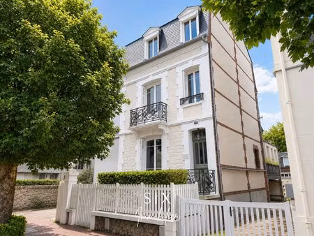villa deauvillaise proche place morny avec stationnement privati