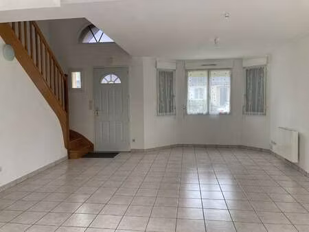 location maison à avrillé (49240) : à louer / 100m² avrillé