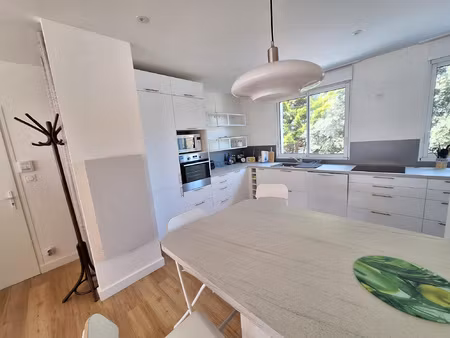 quartier de la pironniere - appt meuble de t4 spacieux