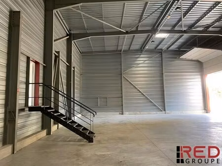 location entrepôt signes 83870 470m²