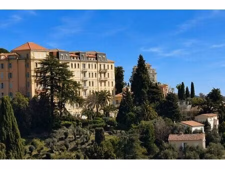 grasse est ? appartement bourgeois de 99 m² dans une résidence