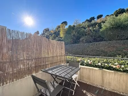 exclusivité 2 pièces dernier étage calme absolu double stationnement