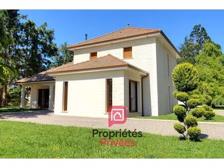 coup de coeur pour cette contemporaine de 150 m2 aux espaces lumineux !
