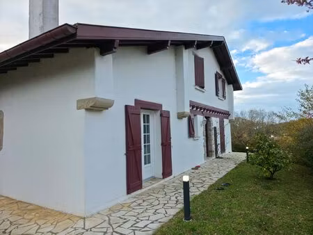 viager occupé – authentique maison basque à bayonne  quartie