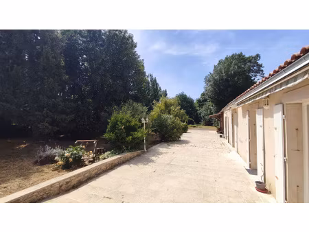 maison - 5 chb. avec 2500 m2 de terrain arbore à bouhet