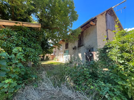 ferme à rénover entièrement - fort potentiel - méry