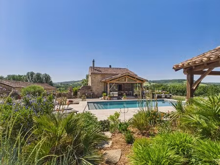 propriété médiévale de caractère avec piscine et grange proche de cordes-sur-ciel