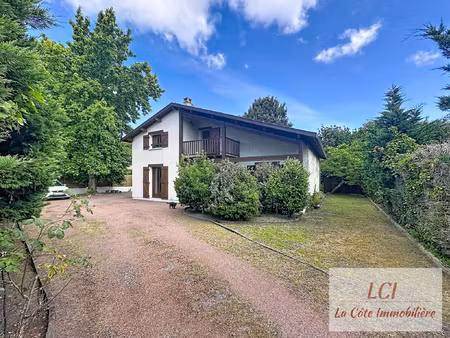 la hume  maison de charme 6 pièces + garage  sur terrain arb