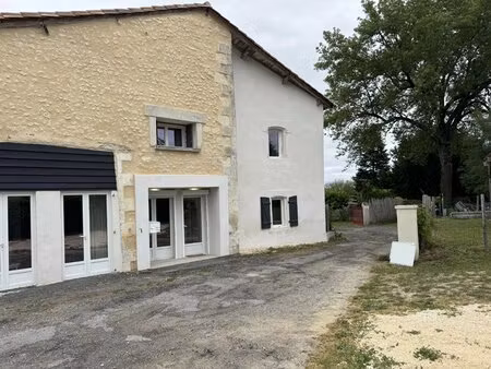 grande maison polyvalente avec dépendance
