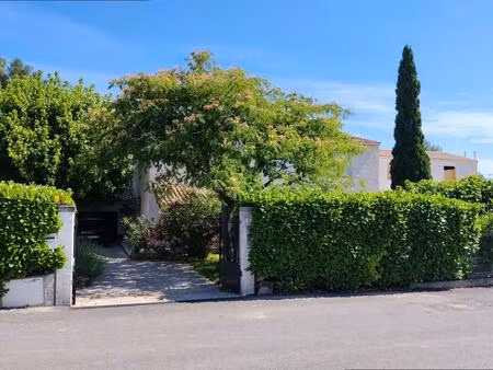 ensemble immobilier de 2 habitations de 100m2 chacune sur 913 m2 de terrain plat