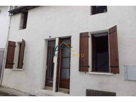 vente maison 5 pièces 83.5 m² à la réole (33190)  87 000 €