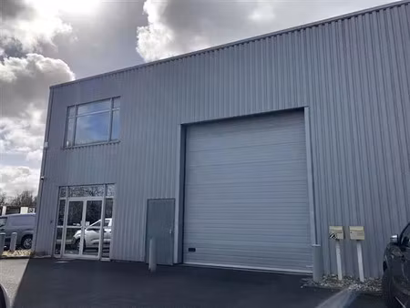 location local d'activités yvrac 700 m²