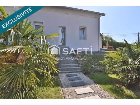 maison avec terrasse  jardin et piscine