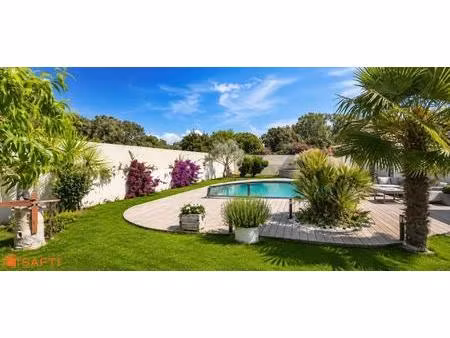 maison contemporaine de plain‑pied – 150 m² – piscine au sel – terrain clos 1300 m² – pres