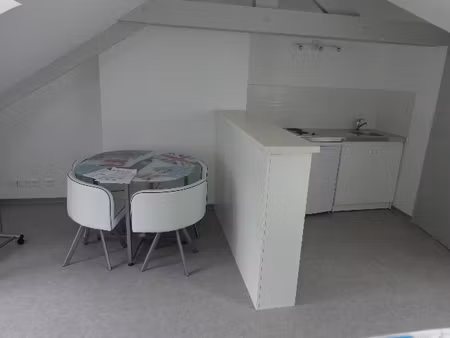 beau studio meuble en centre ville
