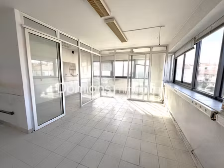 location local professionnel 72m² perpignan 66100