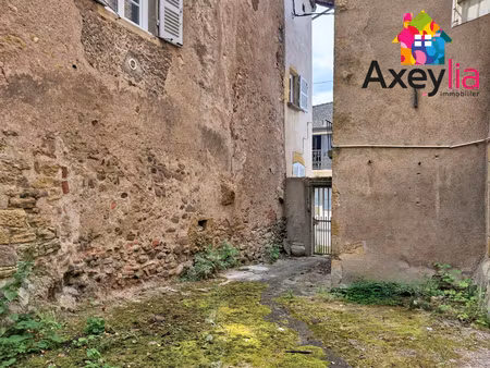 a vendre - axe charlieu la clayette - maison 5 chambres avec cour et terrain