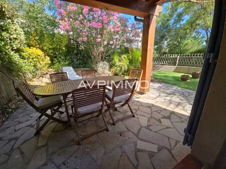 villa club à vendre au beausset jardin  piscine et parking privatif