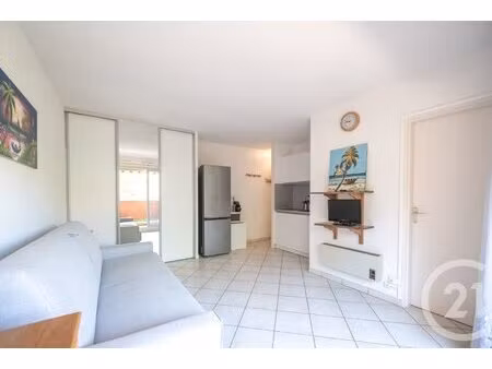 achat : appartement (83230)