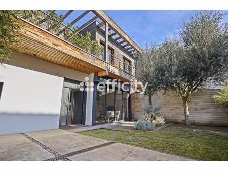 maison 6 pièces - 202 m²