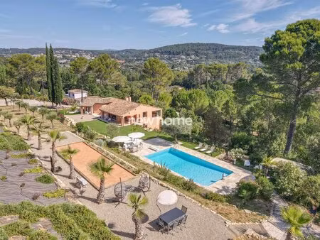 villa de luxe entièrement rénovée  à pied du centre de lorgues