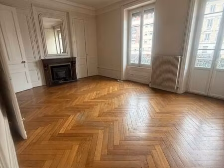 location appartement 3 pièces 105m² villeurbanne 69100