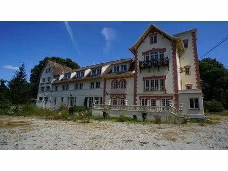 prestigieux château de 4000 m2 en vente - thoiry  île-de-france