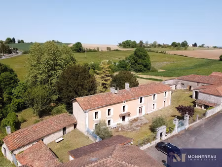 vente maison 8 pièces 284 m² à chadurie (16250)  181 900 €