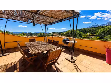 maison de village à vendre à puyloubier – vue sainte-victoire – terrasse – 3 chambres
