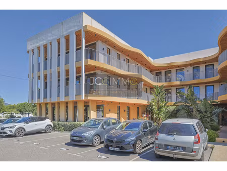 achat local commercial 59m² la moutonne 83260