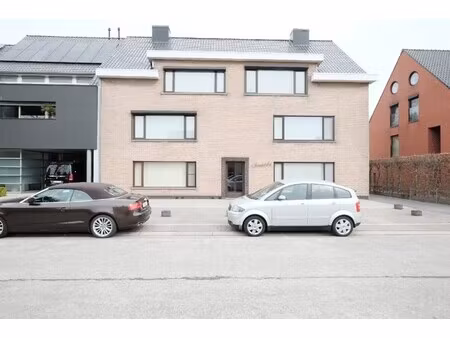 centraal gelegen gelijkvloers 2-slaapkamerappartement — ideaal als starter of opbrengsteig