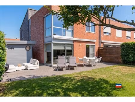 knappe hob met zuidgerichte tuin