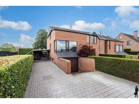 instapklare woning met ruime tuin in hoogstraten.