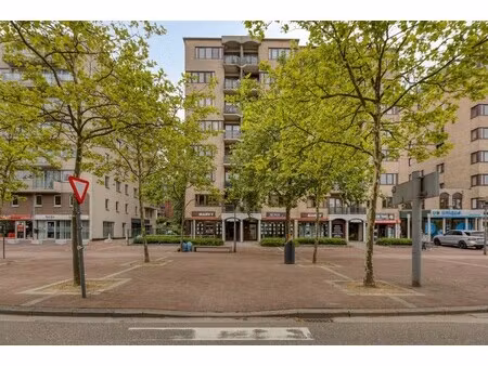 ruim 3-slaapkamerappartement te koop in genk
