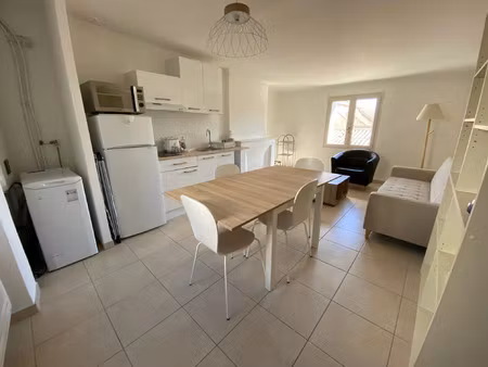 location appartement 3 pièces 52 m² à nîmes (30000)