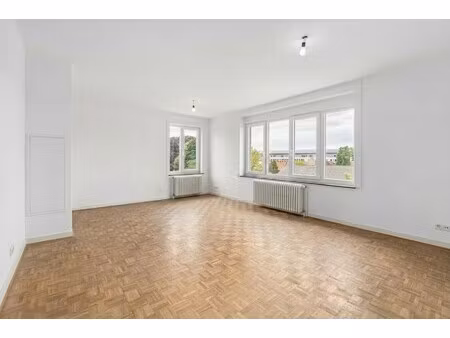 gerenoveerd energiezuinig appartement met drie slaapkamers