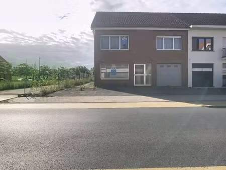 te renoveren half-open bebouwing op 600m² in het centrum van staden