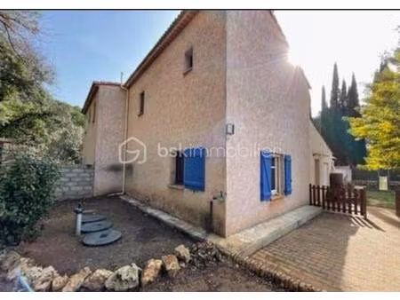 maison de 120 90 m² à le val