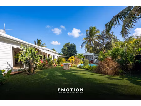 villa t5 avec piscine + jardin - saint françois