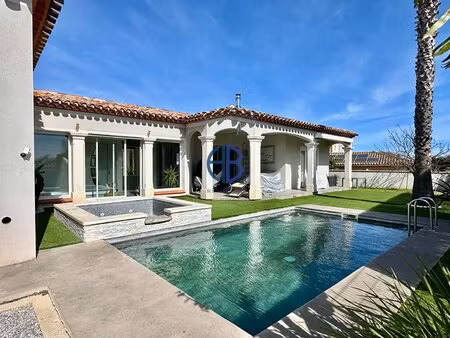 superbe villa t5 de plain pied  garage  piscine et jacuzzi - vias