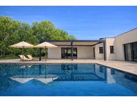 grabels villa contemporaine d'exception avec piscine aux portes de montpellier