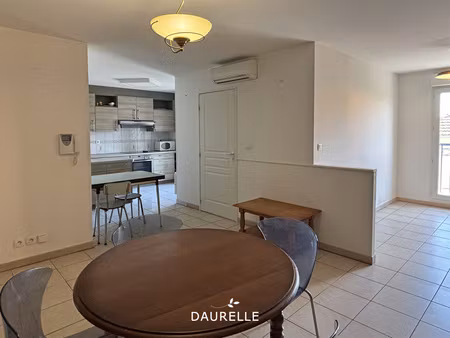 location appartement 3 pièces 63m² graveson 13690