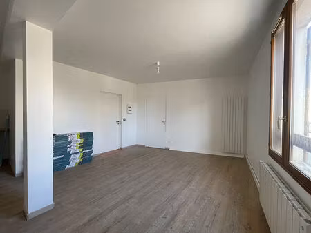 appartement epernon 3 pièce(s) 56 m2