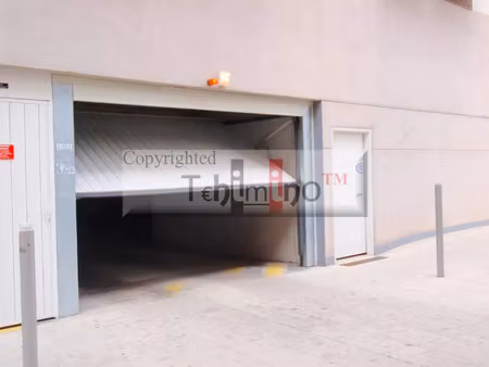 location parking 12 m2 à nice