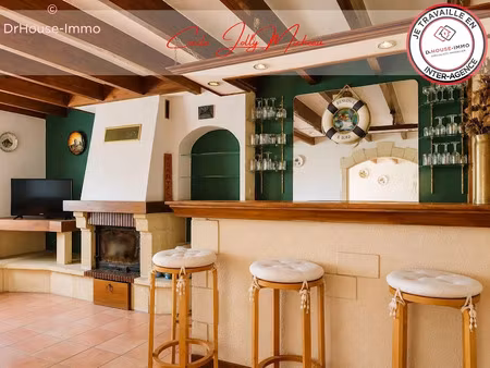 vente maison 7 pièces 244 m² à anglade (33390)  280 800 €
